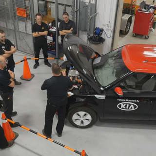 Image - Le programme Compétences VÉ (véhicules électriques), une première au Canada! Image - Le programme Compétences VÉ (véhicules électriques), une première au Canada!